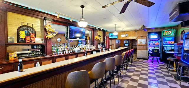 $630,000 | 7400 Archer Road, Unit 7400, Justice, IL 60458