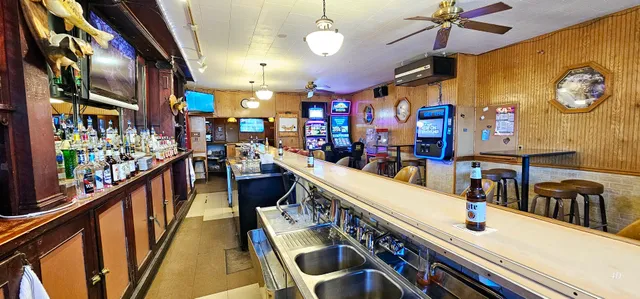 $630,000 | 7400 Archer Road, Unit 7400, Justice, IL 60458