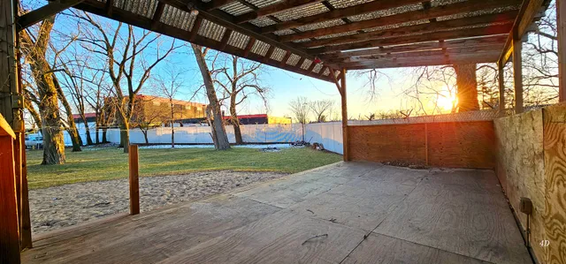 $630,000 | 7400 Archer Road, Unit 7400, Justice, IL 60458
