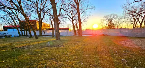 $630,000 | 7400 Archer Road, Unit 7400, Justice, IL 60458