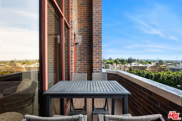 $7,900 | 10550 Wilshire Boulevard, Unit 502, Los Angeles, CA 90024