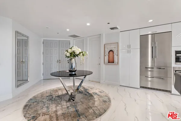 $7,900 | 10550 Wilshire Boulevard, Unit 502, Los Angeles, CA 90024