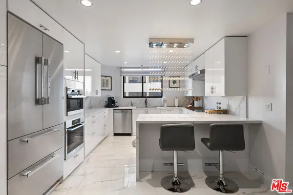 $7,900 | 10550 Wilshire Boulevard, Unit 502, Los Angeles, CA 90024