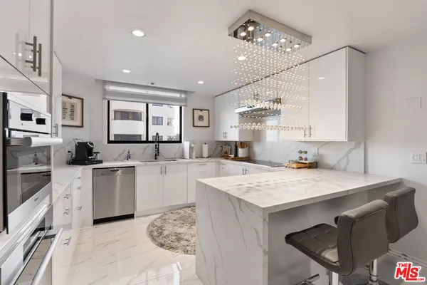 $7,900 | 10550 Wilshire Boulevard, Unit 502, Los Angeles, CA 90024