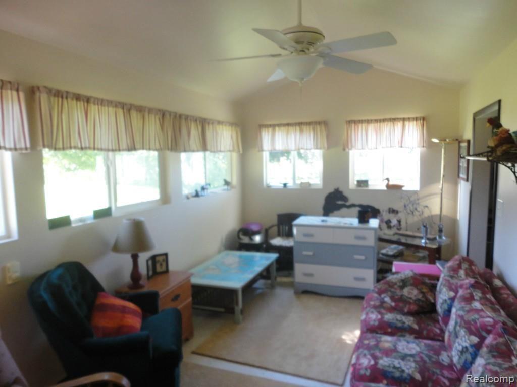 8434 South Rushton Road South Lyon, MI 48178 - Photo 18 of 22 029.jpg
