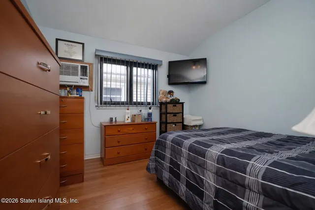 $749,999 | 985 Rensselaer Avenue | Woodrow