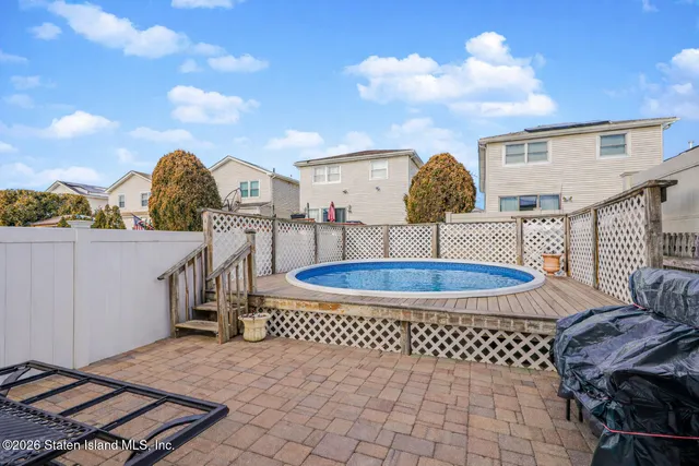 $749,999 | 985 Rensselaer Avenue | Woodrow