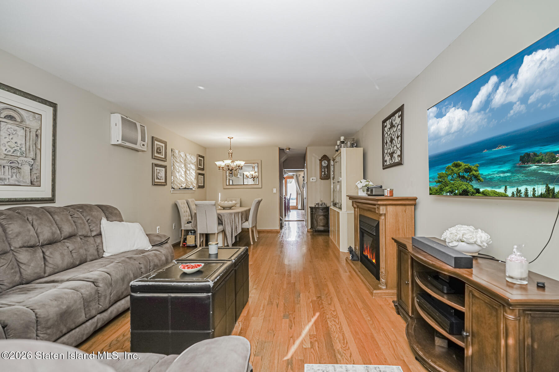 985 Rensselaer Avenue Staten Island, NY 10309 - Photo 3 of 24 Photo Feb 07 2026, 1 20 02 PM