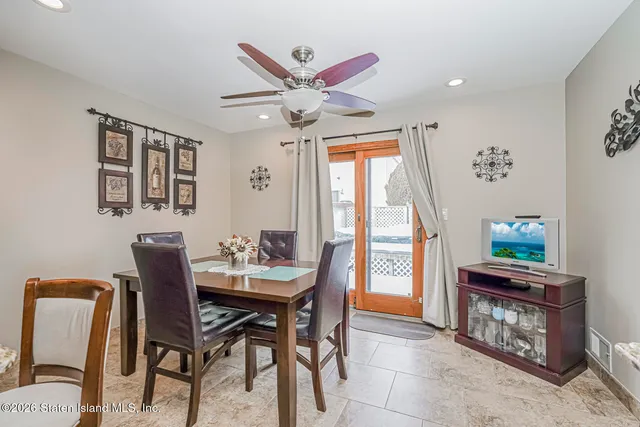 $749,999 | 985 Rensselaer Avenue | Woodrow