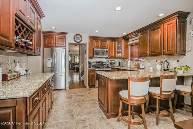 $749,999 | 985 Rensselaer Avenue | Woodrow