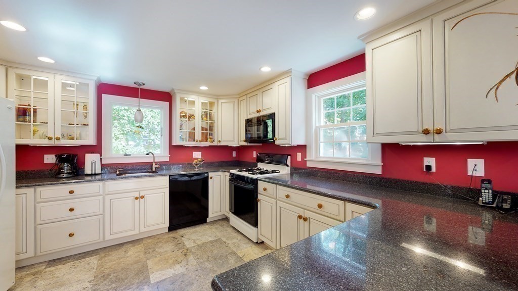 25 Den Quarry Road Lynn, MA 01904 - Photo 9 of 17 Gallery Image 9
