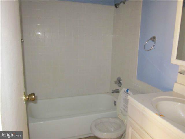 7979 Riggs Road, Unit 2 Hyattsville, MD 20783 - Photo 8 of 10 Bath