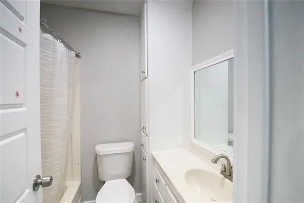 $1,500 | 107 Love Street, Kaufman, TX 75142