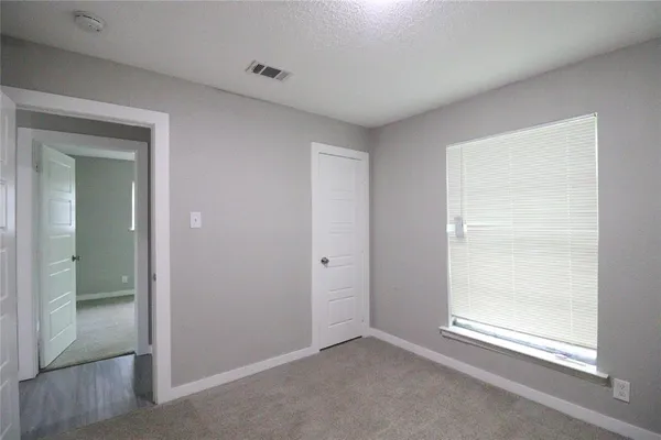 $1,500 | 107 Love Street, Kaufman, TX 75142