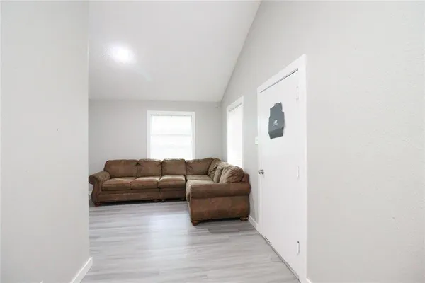 $1,500 | 107 Love Street, Kaufman, TX 75142
