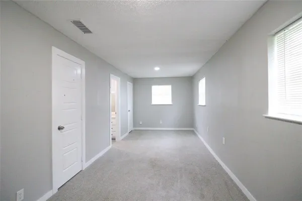 $1,500 | 107 Love Street, Kaufman, TX 75142