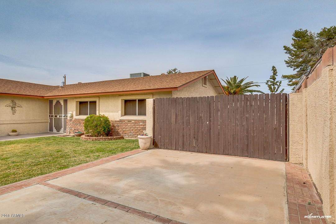 3940 West Rancho Drive Phoenix, AZ 85019 - Photo 27 of 35 RV gate & driveway