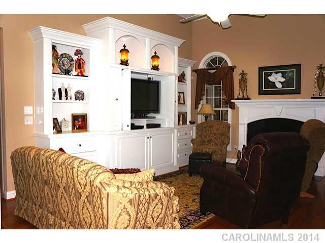 317 Chancelot Lane Fort Mill, SC 29708 - Photo 2 of 12