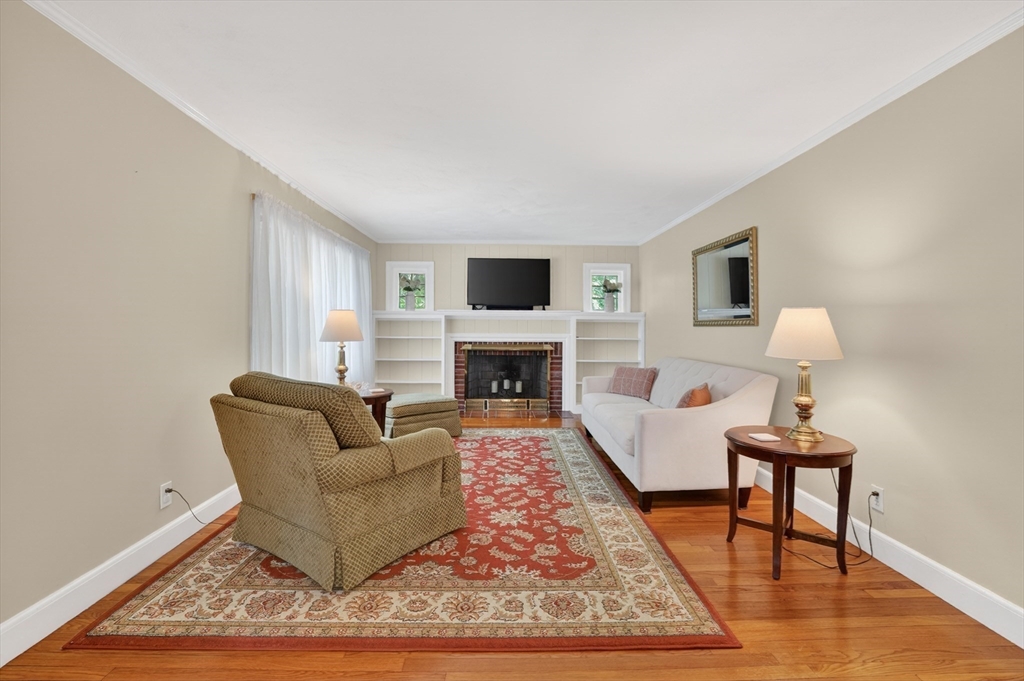 490 Webster Street Needham, MA 02494 - Photo 5 of 37
