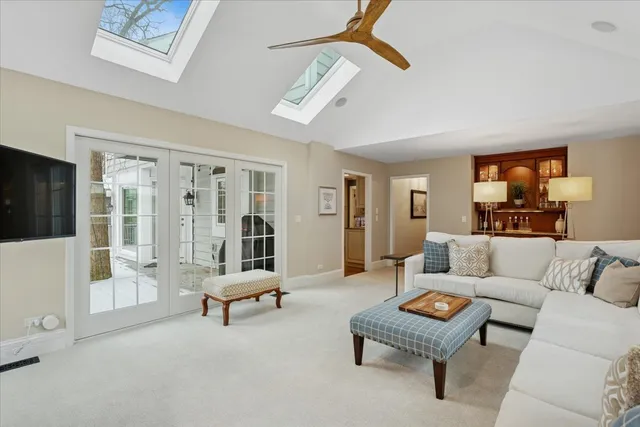 $999,000 | 2250 Lisson Road, Naperville, IL 60565