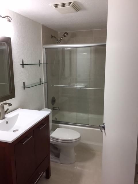 18 Royal Palm Way, Unit 107 Boca Raton, FL 33432 - Photo 19 of 29 Bathroom