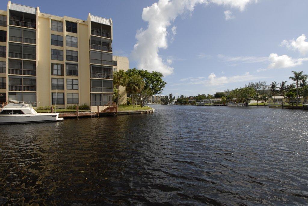 18 Royal Palm Way, Unit 107 Boca Raton, FL 33432 - Photo 26 of 29 View 5
