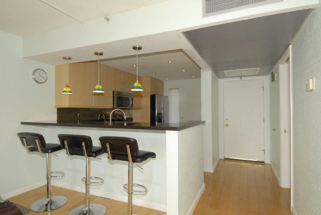18 Royal Palm Way, Unit 107 Boca Raton, FL 33432 - Photo 3 of 29 Kitchen 3