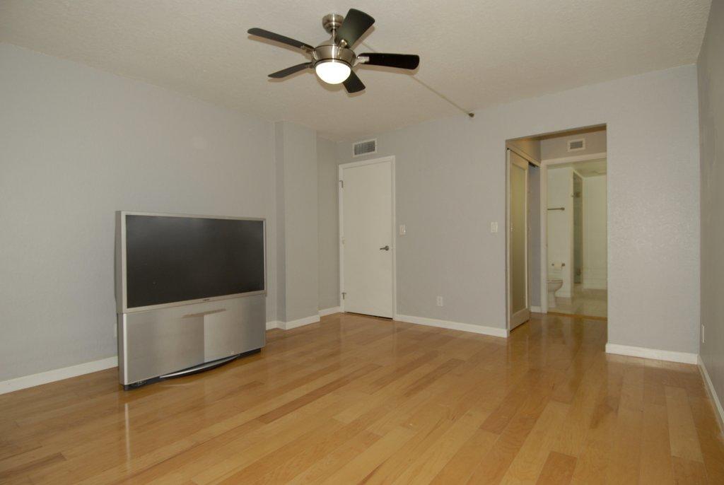 18 Royal Palm Way, Unit 107 Boca Raton, FL 33432 - Photo 10 of 29 Bedroom 1 View 3