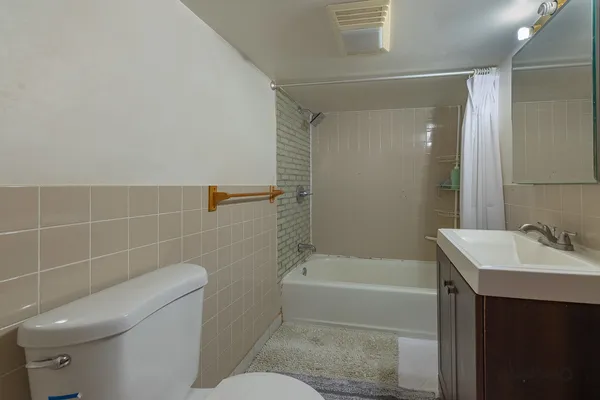 $725,000 | 3743 North Kimball Avenue, Chicago, IL 60618