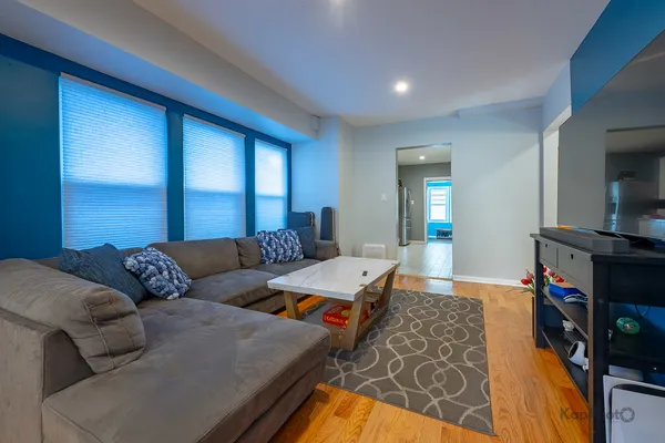 $725,000 | 3743 North Kimball Avenue, Chicago, IL 60618