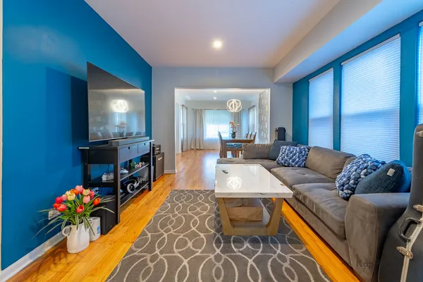 $725,000 | 3743 North Kimball Avenue, Chicago, IL 60618