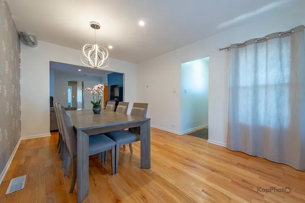$725,000 | 3743 North Kimball Avenue, Chicago, IL 60618