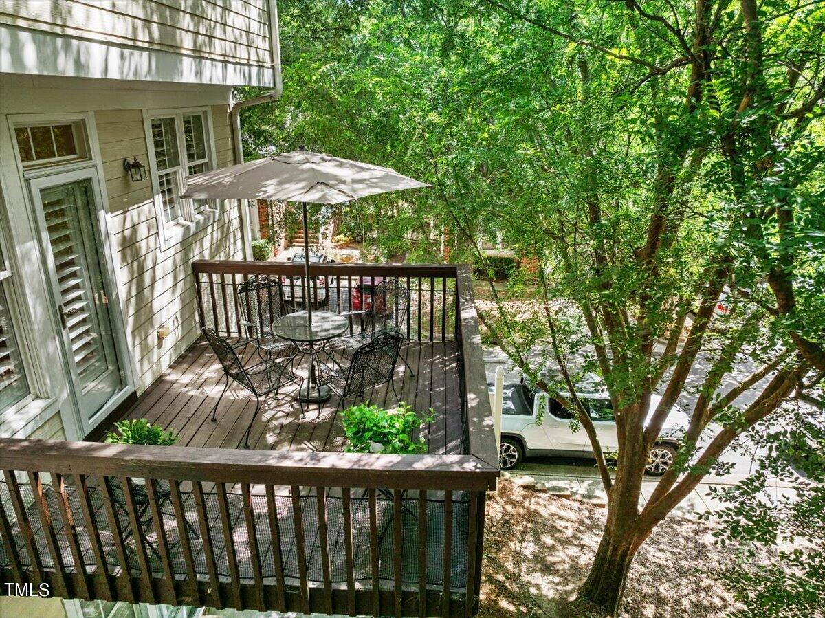 6110 Shandwick Court Raleigh, NC 27609 - Photo 13 of 20 10-DJI_20240622103137_0089_D