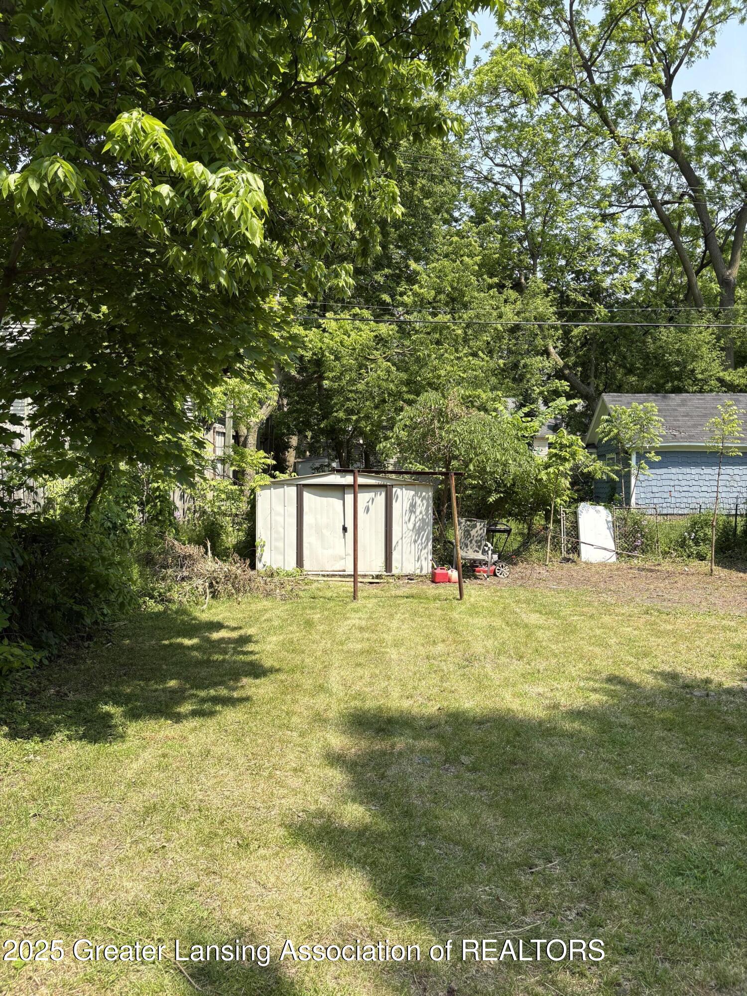 2113 South Rundle Avenue Lansing, MI 48910 - Photo 16 of 16 IMG_2907