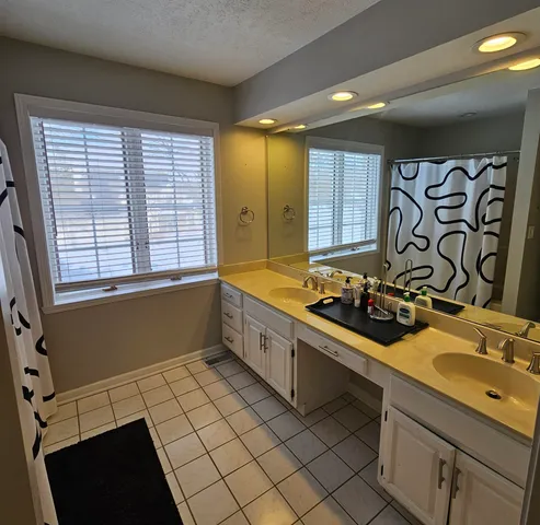 $365,000 | 5221 Deer Pointe, Rockford, IL 61114