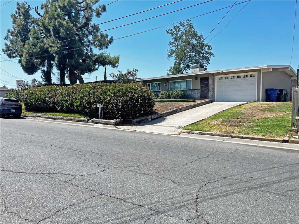 10035 Campbell Avenue Riverside, CA 92503 - Photo 4 of 44