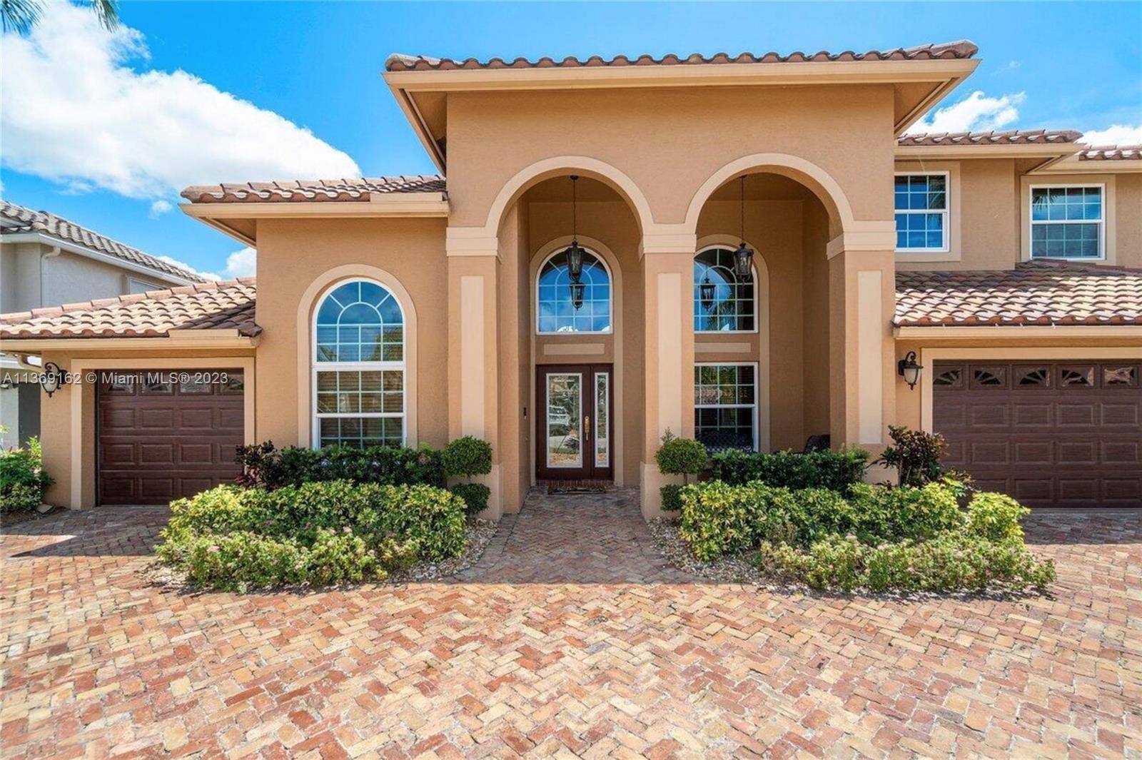 22353 Siesta Key Drive Boca Raton, FL 33428 - Photo 2 of 39