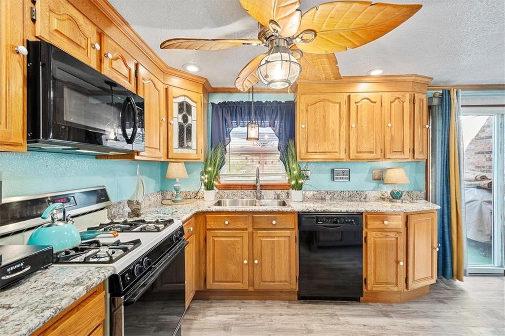 711 Baldwin Road Pittsburgh, PA 15205 - Photo 4 of 25 Gallery Image 4