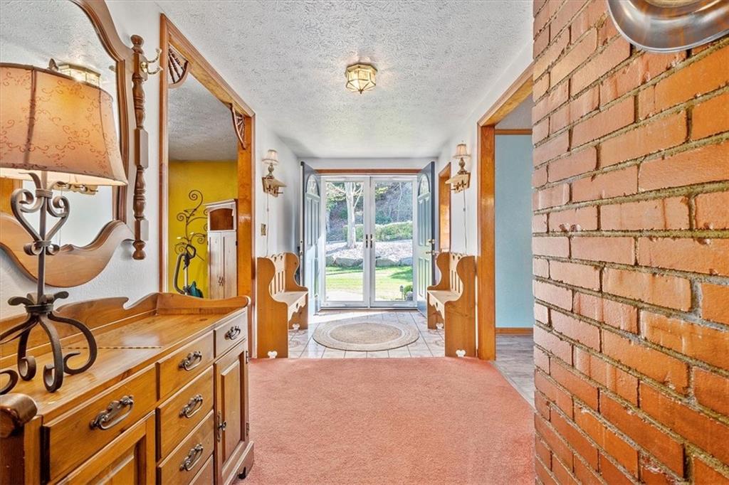 711 Baldwin Road Pittsburgh, PA 15205 - Photo 5 of 25 Gallery Image 5