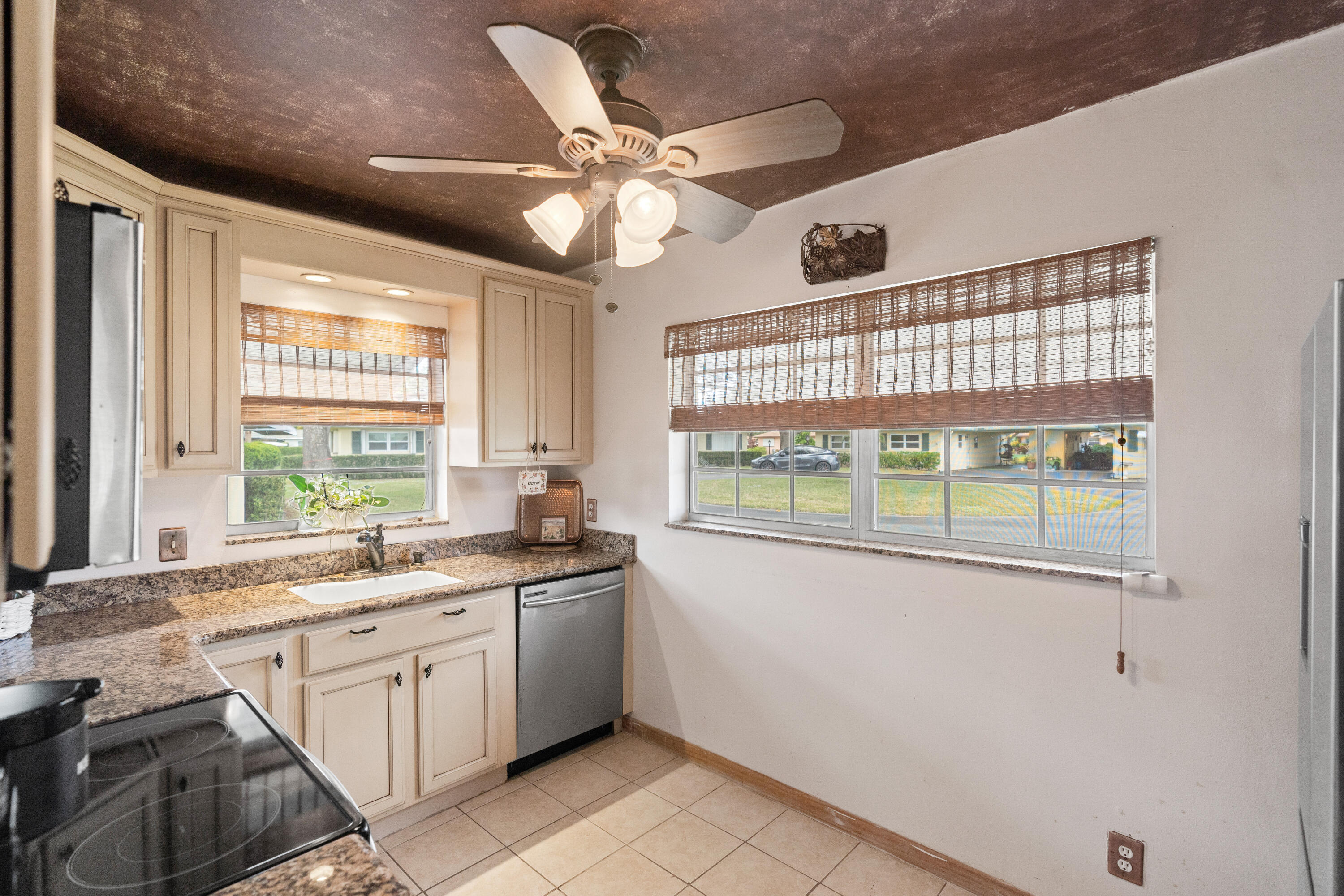 249 Cardinal Lane Delray Beach, FL 33445 - Photo 8 of 36 Kitchen