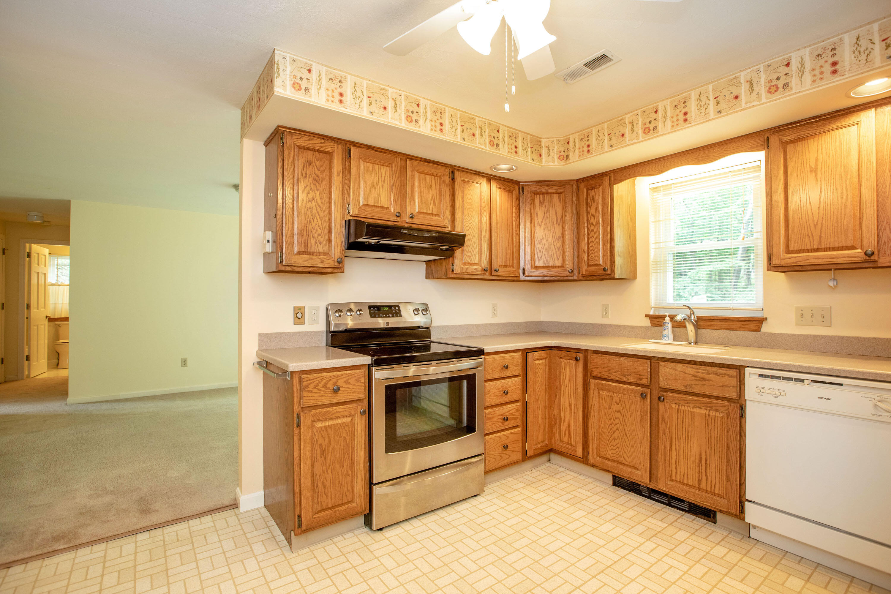 21 Birch Meadow Road, Unit J2 Brunswick, ME 04011 - Photo 11 of 40 Birch Meadow_Baribeau_14