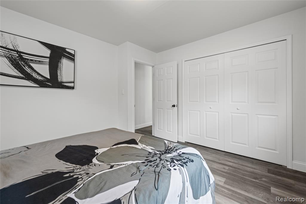 8044 Pelham Road Taylor, MI 48180 - Photo 14 of 26