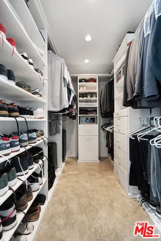 $5,950 | 4111 Sunset Boulevard, Unit 546, Los Angeles, CA 90029