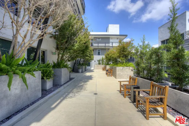 $5,950 | 4111 Sunset Boulevard, Unit 546, Los Angeles, CA 90029