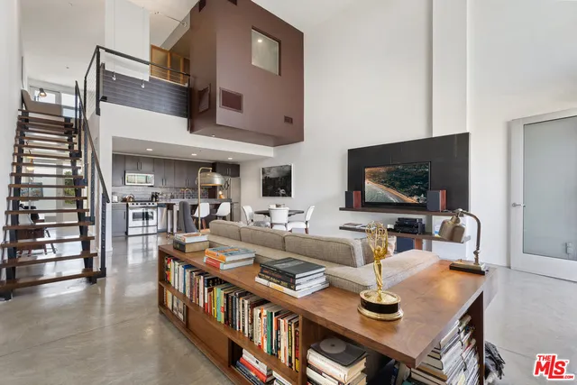 $5,950 | 4111 Sunset Boulevard, Unit 546, Los Angeles, CA 90029