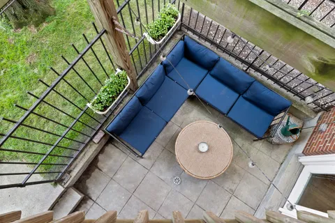 $649,900 | 1050 West Webster Avenue, Unit 1E, Chicago, IL 60614