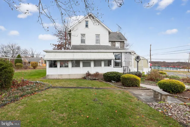 $850,000 | 411 Swamp Pike, Pottstown, PA 19464