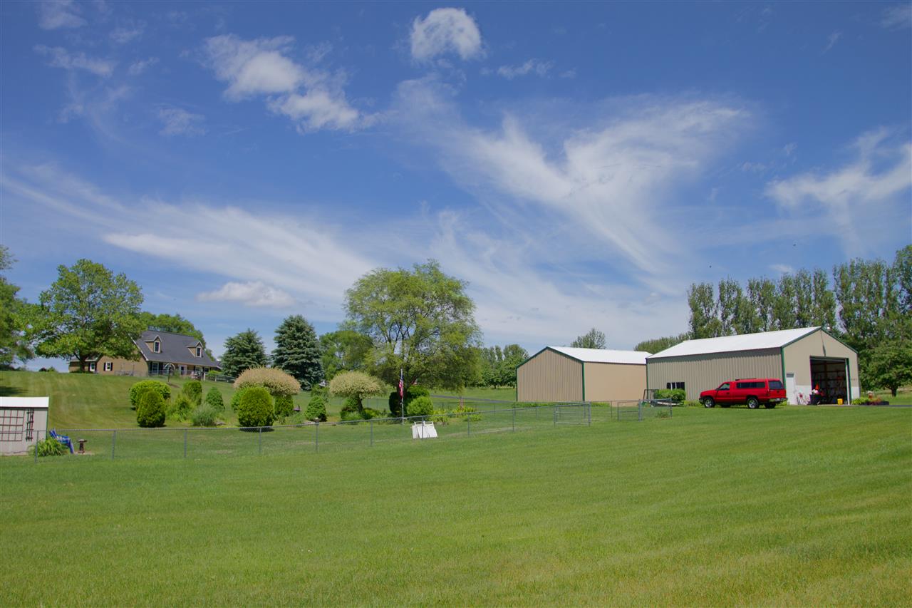 6667 East Harrys Road Traverse City, MI 49684 - Photo 3 of 54 1879097-2.JPG