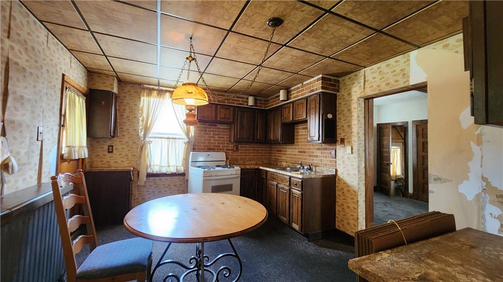 331 Walnut Street Vandergrift, PA 15690 - Photo 7 of 15 Gallery Image 7