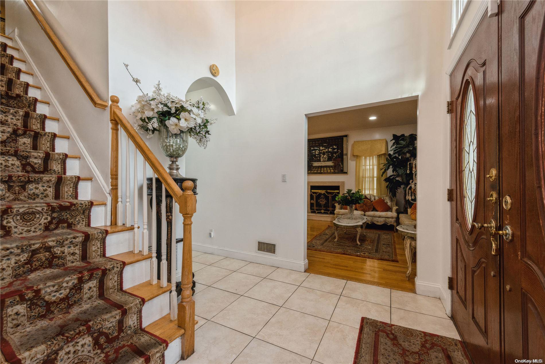 968 Bowe Road Valley Stream, NY 11580 - Photo 4 of 36 a view of an entryway